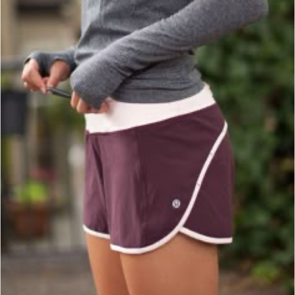 Lululemon Athletica Women's Athletic Shorts - Purple and White